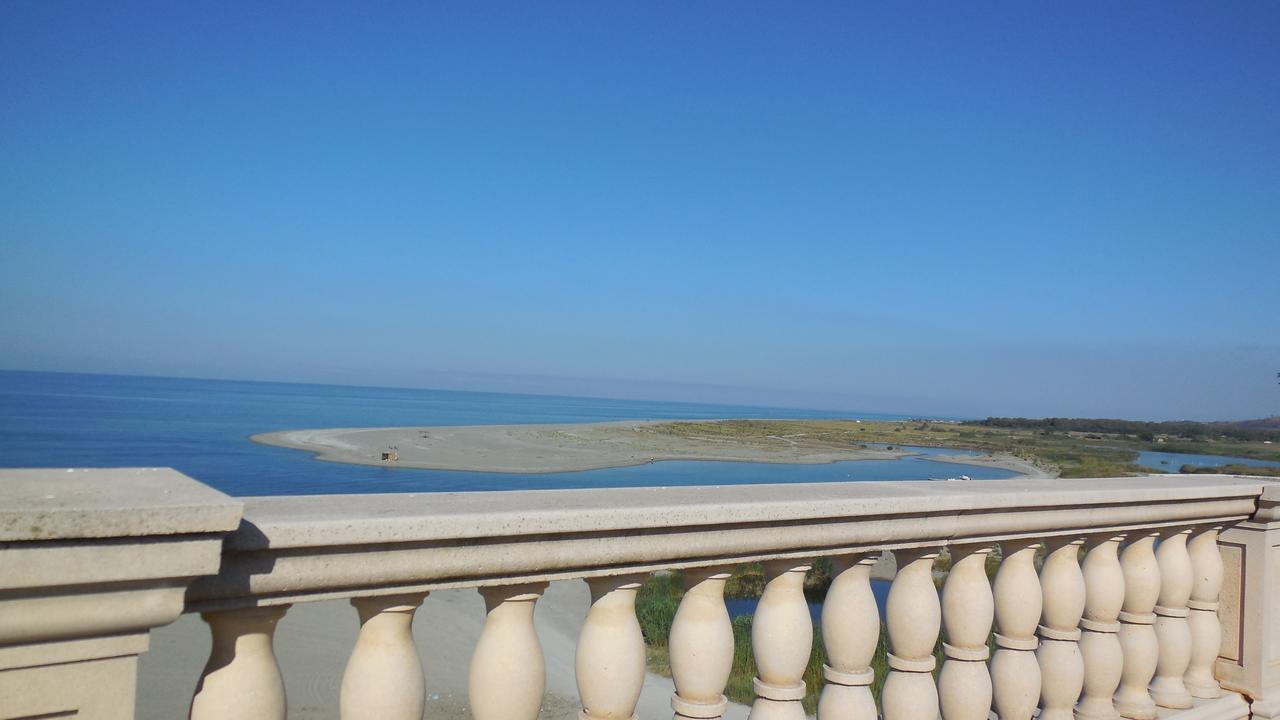Hotel Marechiaro Gizzeria Exterior photo